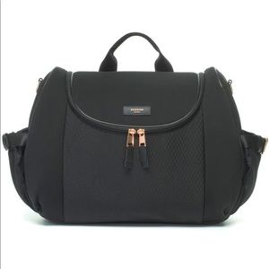 STORKSAK
POPPY LUXE CONVERTIBLE DIAPER BAG IN SCUBA BLACK